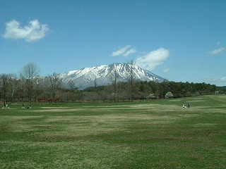 小岩井から見た岩手山