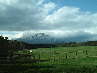 羊牧場からの岩手山